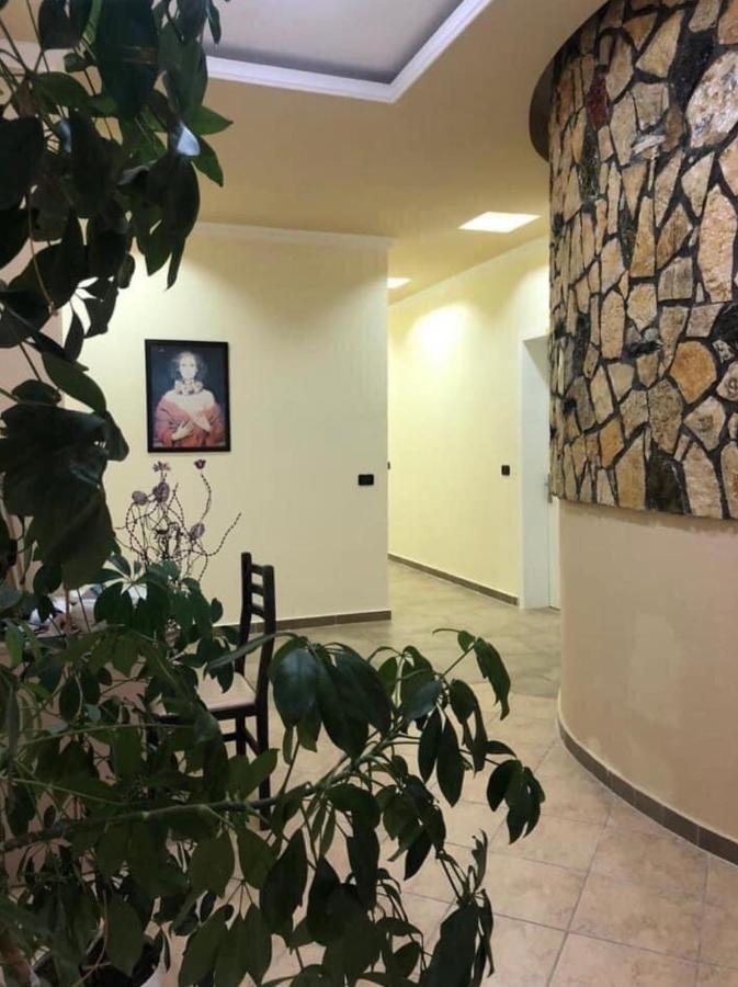 Bed & Breakfast Antik Golem (Tirana)
